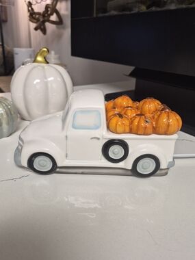 Scentsy White Ceramic Pickup Truck with Orange Pumpkins